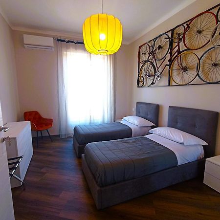 Mile Hotel Bari Luaran gambar