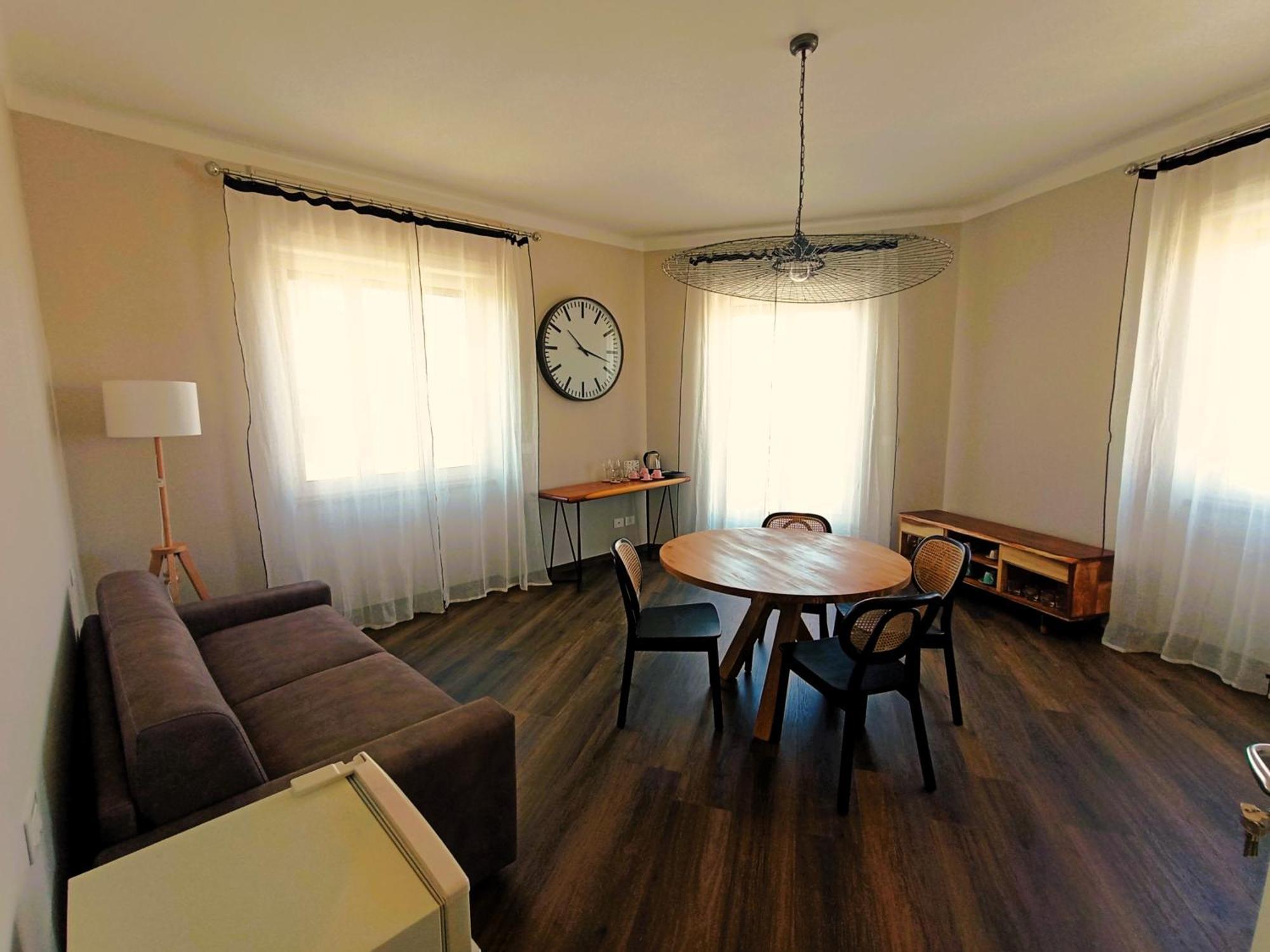 Mile Hotel Bari Luaran gambar