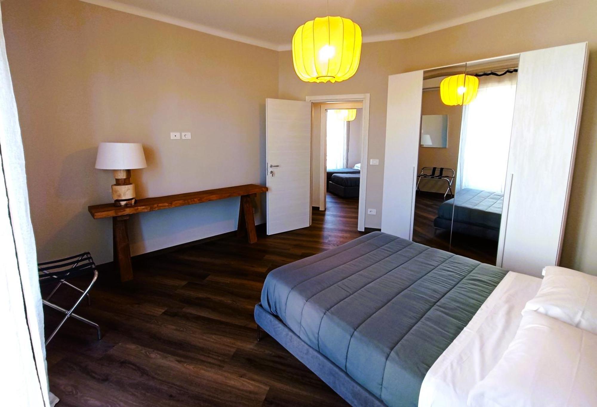 Mile Hotel Bari Luaran gambar
