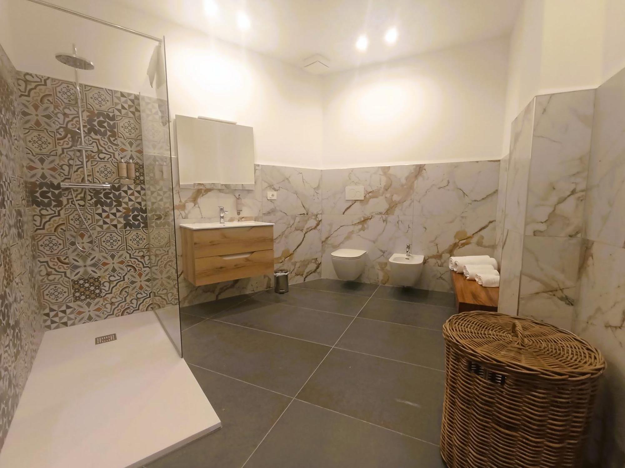Mile Hotel Bari Luaran gambar