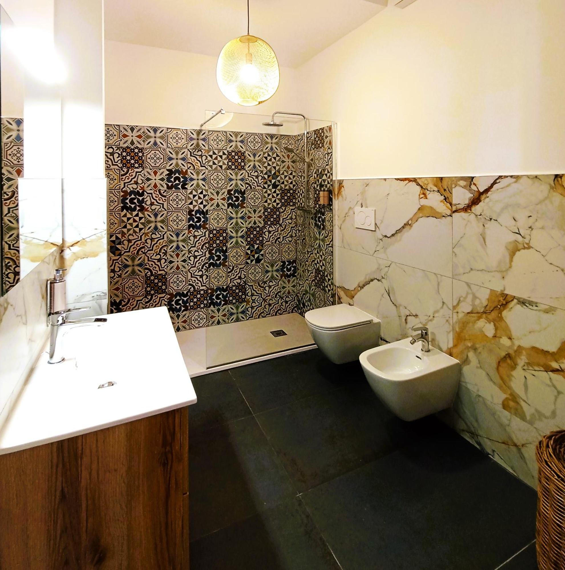 Mile Hotel Bari Luaran gambar